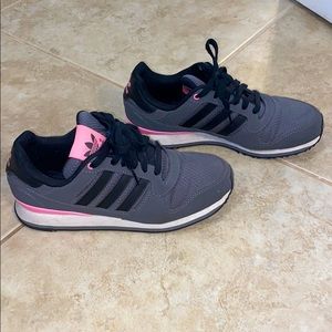Size 7 Women’s Adidas Sneakers - gray/black/pink